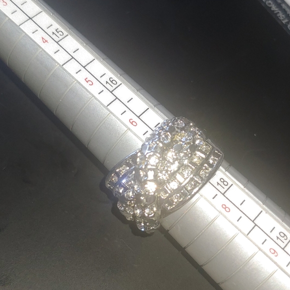 Beautiful ring - Picture 4 of 6